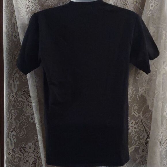 Men's Size M Black Officially Retired T-shirt - Picture 3 of 6
